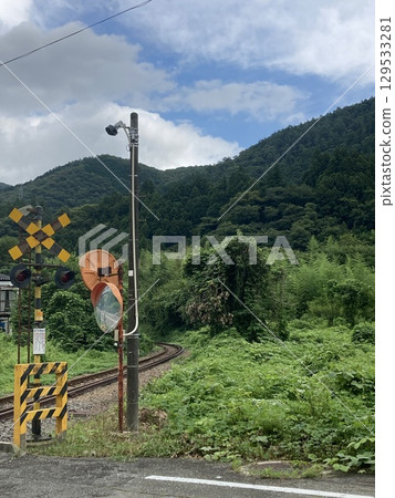 夏天的天空和鐵路道口 夏天的天空和鐵路道口 129533281