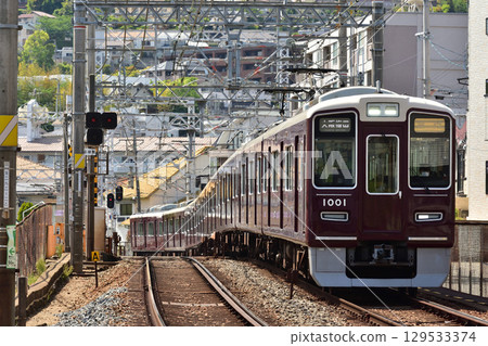 Hankyu Takarazuka Line 1000 series heading to Osaka Umeda Hankyu Takarazuka Line 1000 series heading to Osaka Umeda 129533374