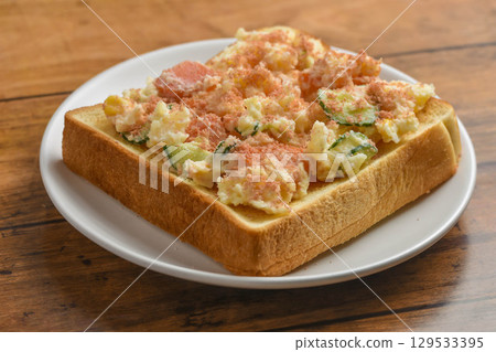 Morning image: Tarako potato toast Morning image: Tarako potato toast 129533395
