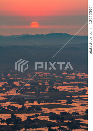 Toyama_Evening view of scattered villages in the Tonami Plain Toyama_Evening view of scattered villages in the Tonami Plain 129535904