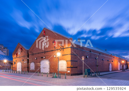 函館_冬季紅磚倉庫夜景 129535924
