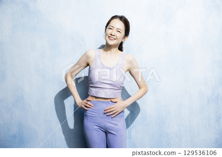 女人伸展 女人伸展 129536106