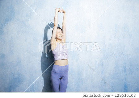 Women stretching Women stretching 129536108