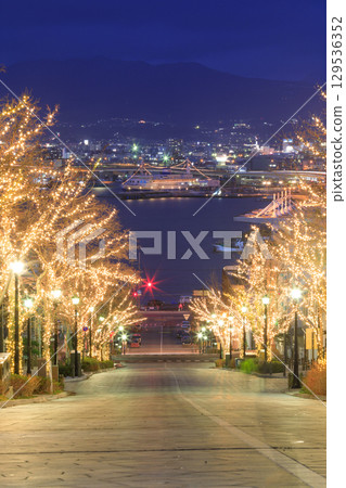 Hakodate, Hokkaido_Winter night view of Hachimanzaka Hakodate, Hokkaido_Winter night view of Hachimanzaka 129536352