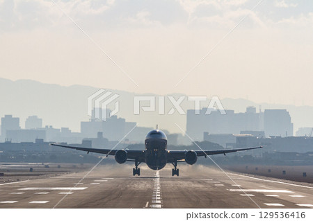 起飛時客機的前方 起飛時客機的前方 129536416