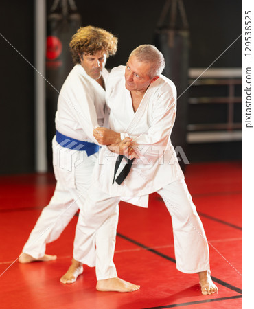 man, males, stance 129538525