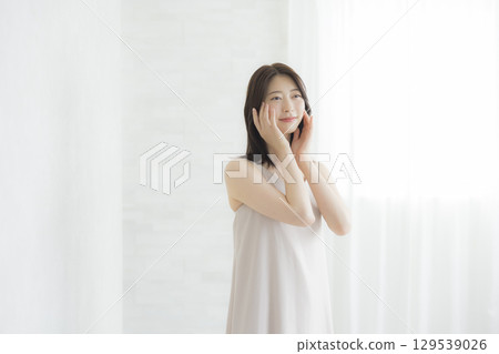 年輕的女士 年輕的女士 129539026