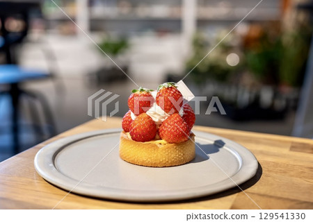 草莓口味濃鬱的可愛塔 129541330