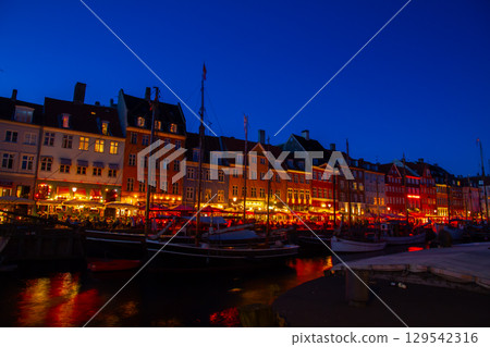 北歐國家丹麥首都哥本哈根的旅遊景點新港夜景 129542316