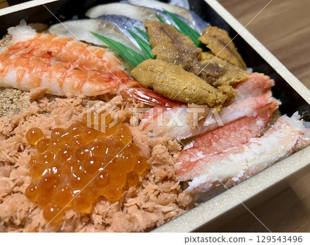 美味的海鮮蓋飯 美味的海鮮蓋飯 129543496