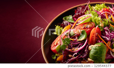 salad, vegetables, tomatoes 129544377