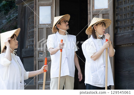Pilgrims listening to a sermon at Iwaya-ji Temple, Chita, Aichi Prefecture Pilgrims listening to a sermon at Iwaya-ji Temple, Chita, Aichi Prefecture 129545061