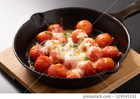 Cherry Tomato and Cheese Baked 129545191