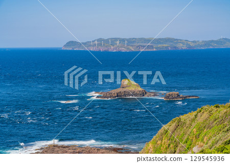 [Ikitsuki Island, Nagasaki Prefecture] The ocean seen from the remote Obae Lighthouse 129545936