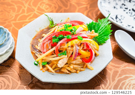 Colorful stir-fried chicken with green peppers Colorful stir-fried chicken with green peppers 129546225