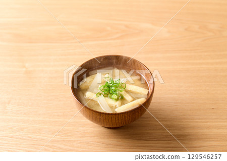 蘿蔔炒豆腐味噌湯 129546257