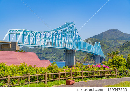 [Ikitsuki Island, Nagasaki Prefecture] Ikitsuki Bridge under clear skies 129547233
