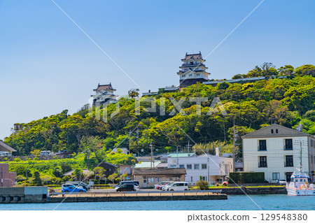[Hirado Island, Nagasaki Prefecture] Hirado Castle seen from Hirado Port 129548380