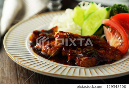 Garlic Sauteed Pork Loin Garlic Sauteed Pork Loin 129548508