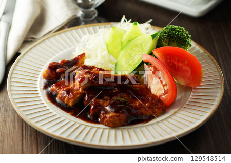 Garlic Sauteed Pork Loin 129548514