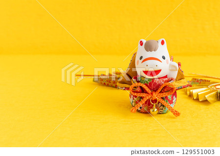 2026 Year of the Horse Zodiac Cute New Year's Card Material Yellow Japanese Paper Background 129551003