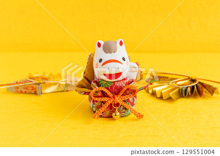 2026 Year of the Horse Zodiac Cute New Year's Card Material Yellow Japanese Paper Background 129551004