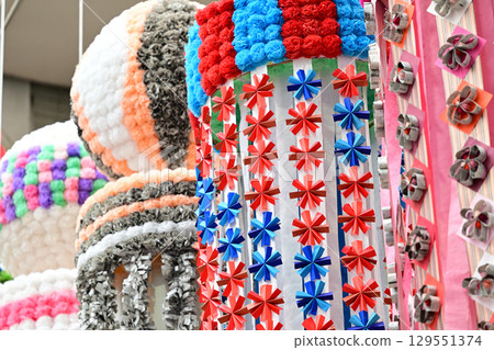 仙台七夕節的五彩裝飾 129551374