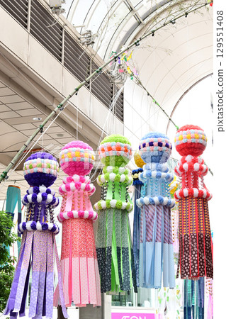 Colorful decorations at the Sendai Tanabata Festival 129551408