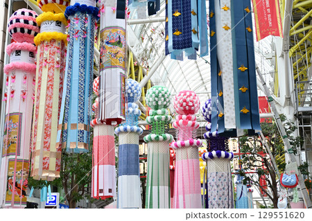 Colorful decorations at the Sendai Tanabata Festival 129551620