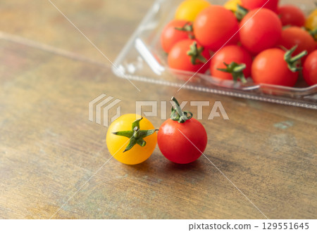 Colorful cherry tomato image (stock photo) Colorful cherry tomato image (stock photo) 129551645