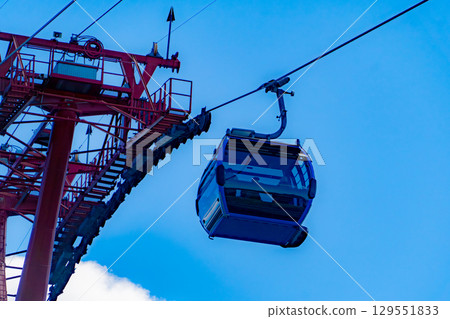 The cable car cabin. 129551833