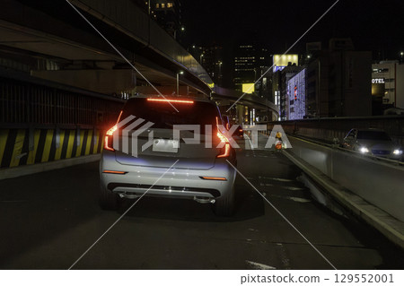 Private car Route 423 Shin-Midosuji Night driving image Private car Route 423 Shin-Midosuji Night driving image 129552001