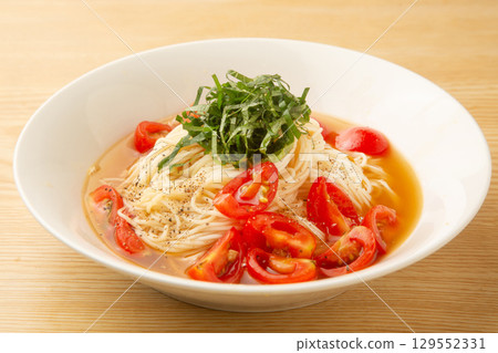 Chilled somen noodles with tomatoes Chilled somen noodles with tomatoes 129552331
