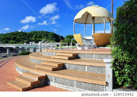 Roadside Station Akune - A gazebo resembling a bontan 129553442