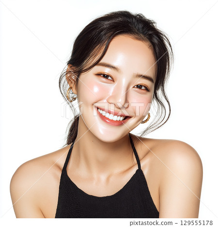 Glamorous portrait of glowing skin 129555178