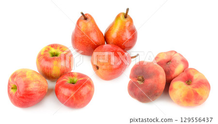 Set of Red apples, pears and peaches isolated on white background. 129556437