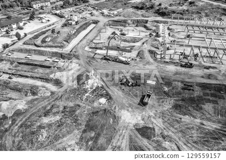 many heavy machines 129559157