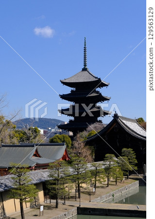 Scenery with Toji Temple and the five-story pagoda 129563129