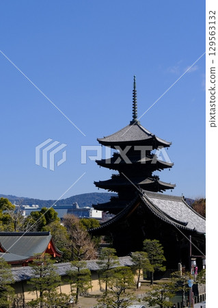 Scenery with Toji Temple and the five-story pagoda 129563132