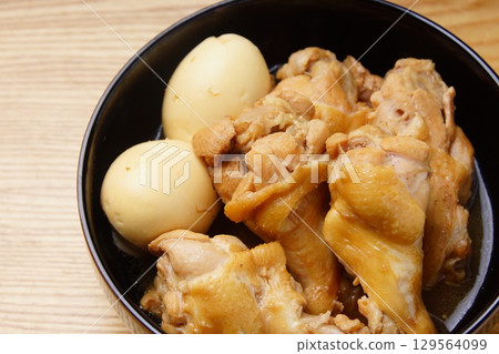 燉雞翅和水煮蛋 129564099