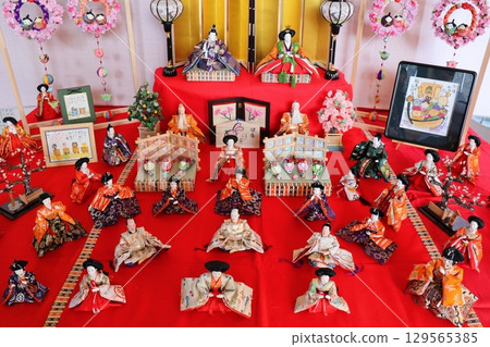 女兒節層陳列-日本傳統之美與季節色彩 女兒節層陳列-日本傳統之美與季節色彩 129565385