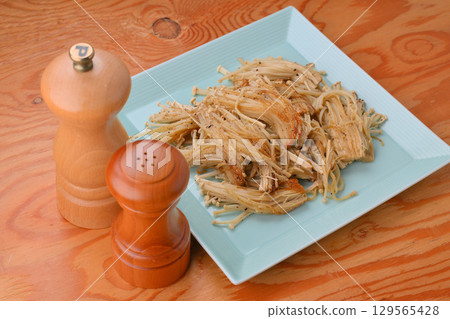 Enoki mushroom, Enokidake, Enokitake, Enoki mushroom, easy recipe, stir fried enoki mushroom. 129565428