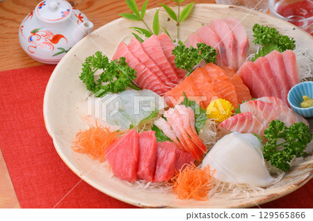 Assorted sashimi, sashimi platter, seafood dish, sashimi, seafood dish Assorted sashimi, sashimi platter, seafood dish, sashimi, seafood dish 129565866