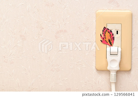 從插座開始起火的圖片 從插座開始起火的圖片 129566841