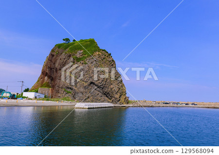 六月知床半島遊船，藍天白雲（北海道） 129568094