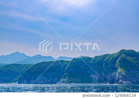 六月知床半島遊船,藍天白雲(北海道) 六月知床半島遊船,藍天白雲(北海道) 129568119