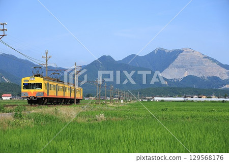 [Sangi Railway] 101 series and Mount Fujiwara (Sangi Line: Nyukawa to Sanri) 129568176