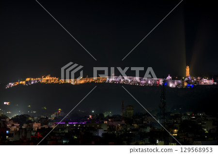 從奇託加爾市眺望奇託加爾堡 129568953