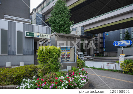 Itabashi Honmachi Station elevator and Nakasendo Itabashi Honmachi Station elevator and Nakasendo 129568991