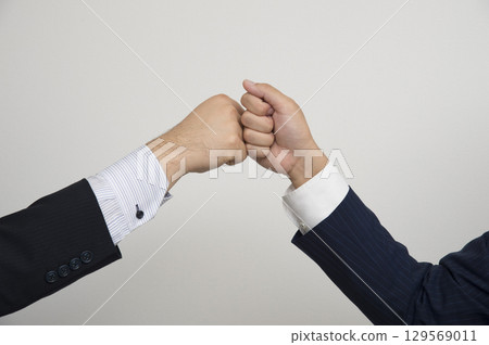 Handshake  129569011